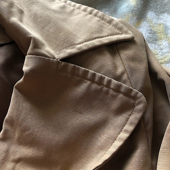 DKNY Tan Trench Coat with Belt - Picture 2 of 14